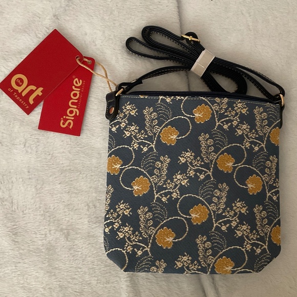 British Tapestry design Crossbody bag set with matching change purse - Picture 1 of 16